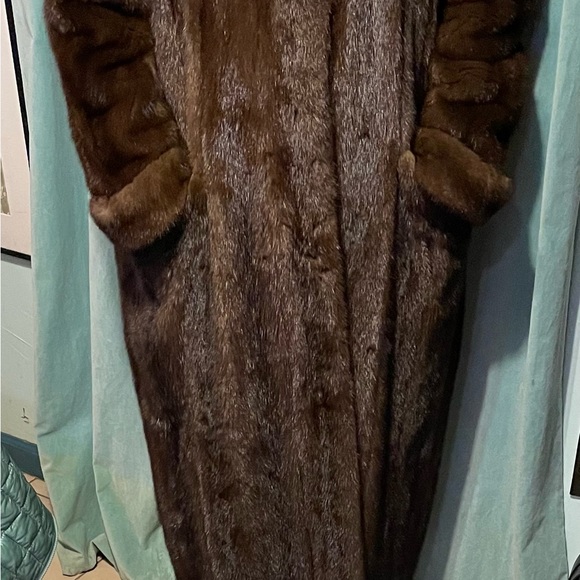 Full large fur mink coat perfect condition length 52” - Picture 5 of 7